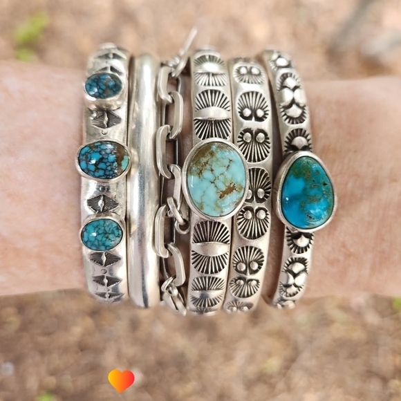 Numi Olive Jewelry - Numi Olive Plain Stacker Cuff XS